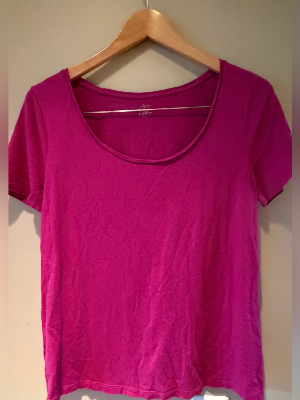 LOFT Women's Scoop Neck Tee in Bright Fuchsia large